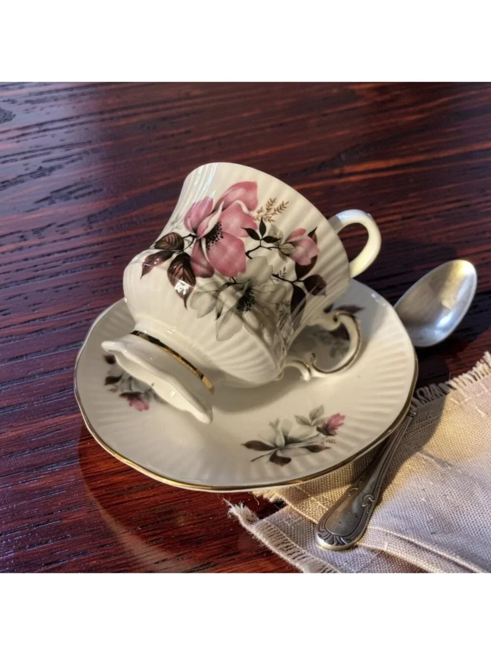 Vintage English Bone China Teacup & Saucer | Pink Floral Elizabethan | Romantic - Picture 2 of 4